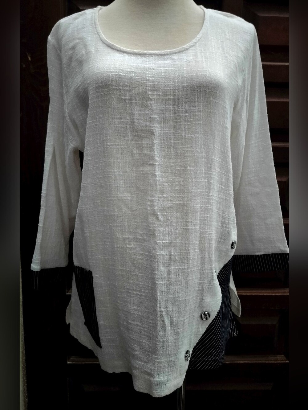 Women's 100% Cotton White Scoop Neck Top with Black And White Contrast Details